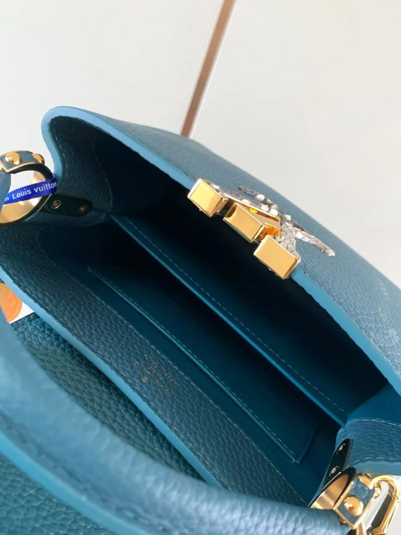 Minimalist Louis Vuitton Capucines BB Bags 40075