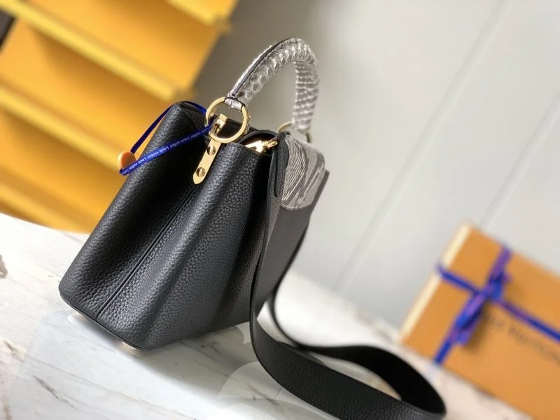 Minimalist Louis Vuitton Capucines BB Bags 40022