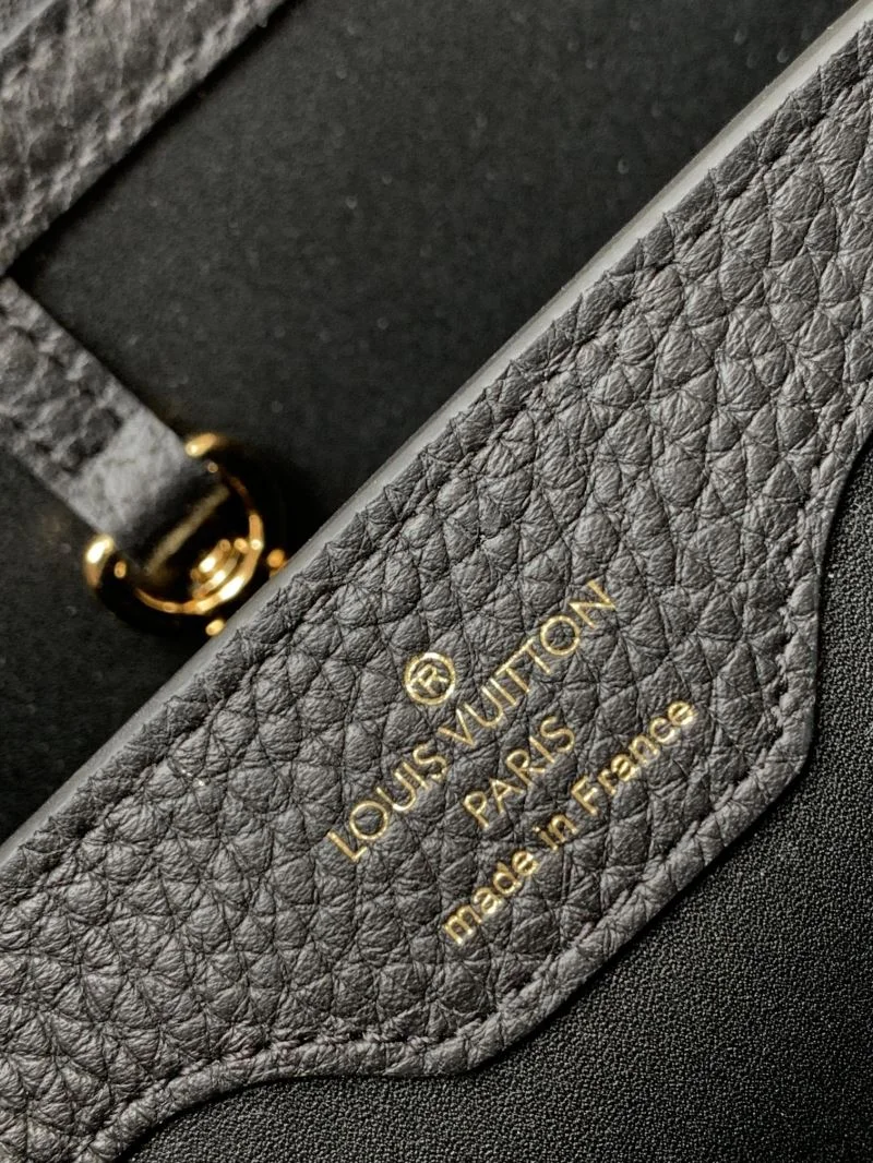 Minimalist Louis Vuitton Capucines BB Bags 40022