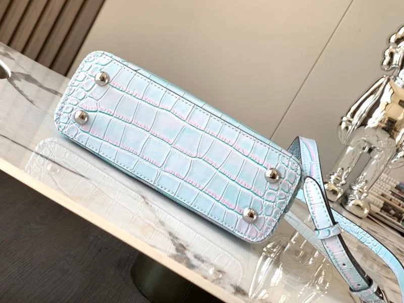 Lightweight Louis Vuitton Capucines BB Bags 40024