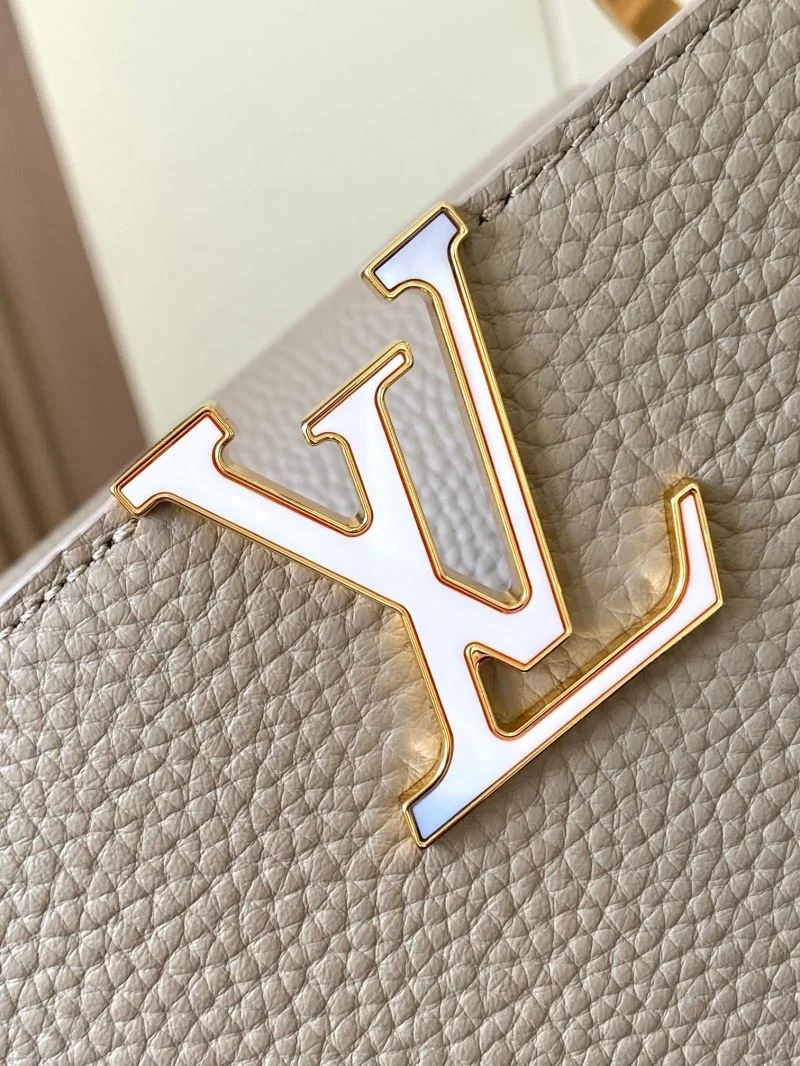 Lightweight Louis Vuitton Capucines BB Bags 40025