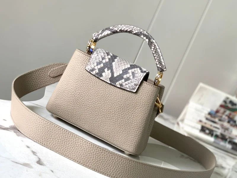 WellDesigned Louis Vuitton Capucines BB Bags 40013