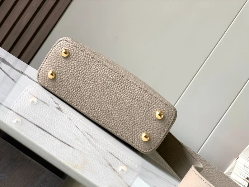 WellDesigned Louis Vuitton Capucines BB Bags 40013