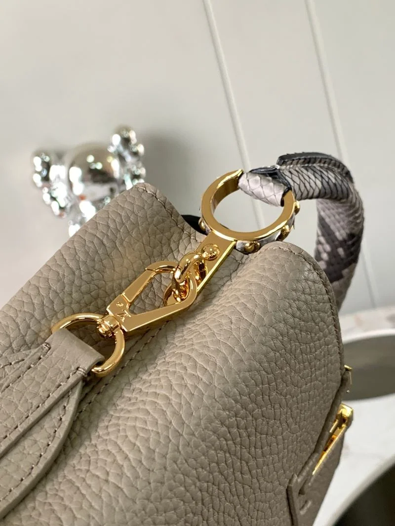 WellDesigned Louis Vuitton Capucines BB Bags 40013