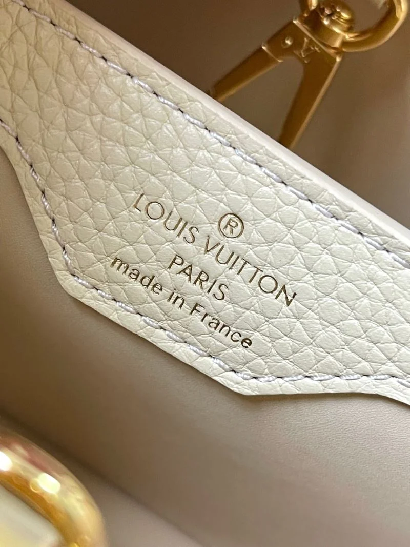 Bright Louis Vuitton Capucines BB Bags 40006