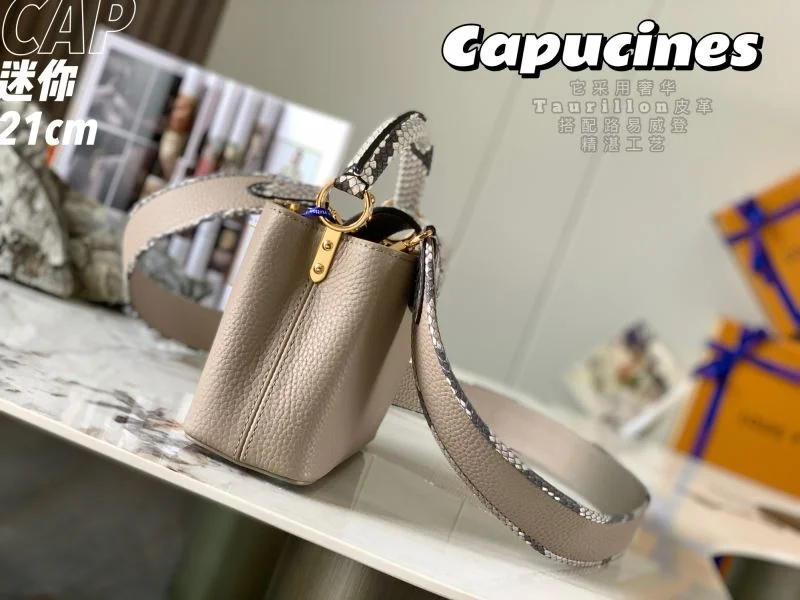 Fashionable Louis Vuitton Capucines BB Bags 40047
