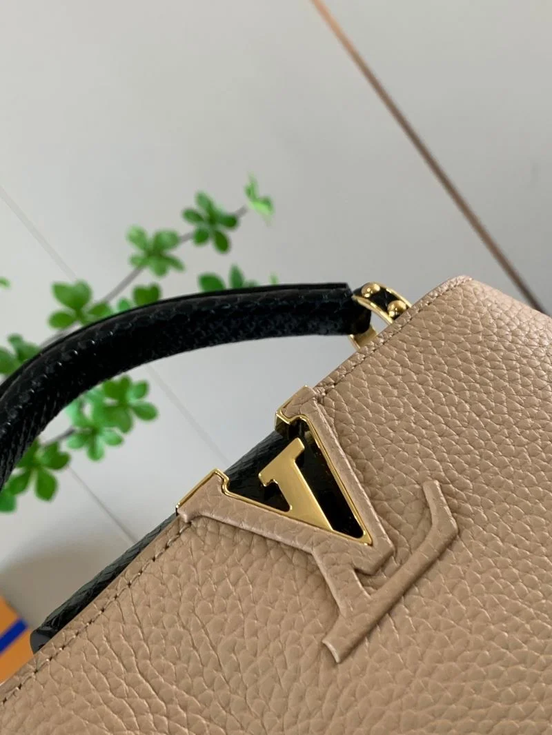 Reliable Louis Vuitton Capucines BB Bags 40037