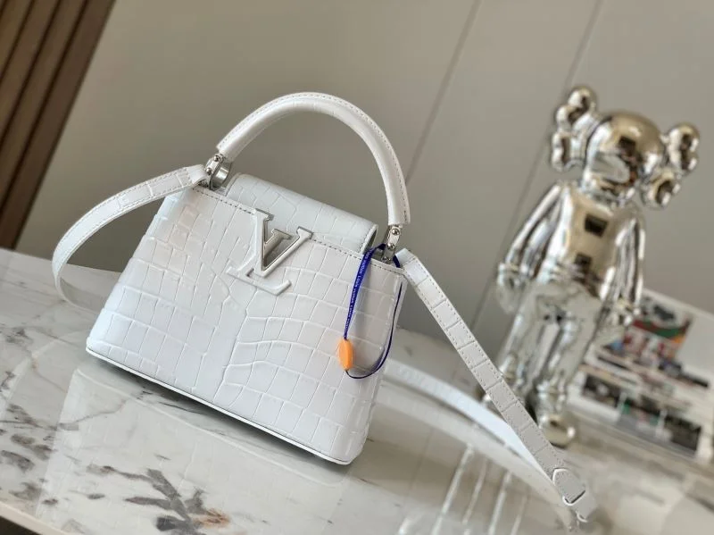 Flexible Louis Vuitton Capucines BB Bags 40036