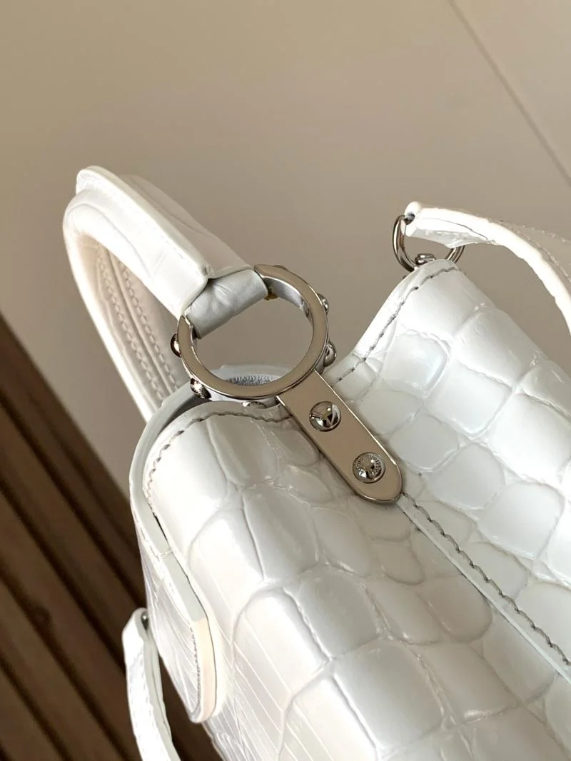 Flexible Louis Vuitton Capucines BB Bags 40036