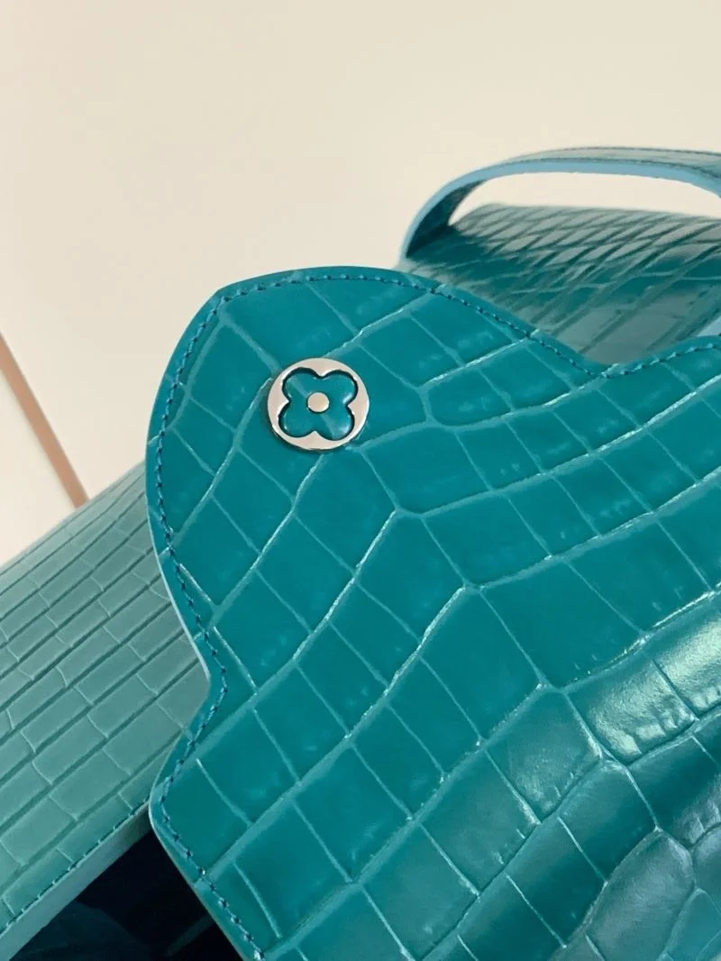 WrinkleFree Louis Vuitton Capucines BB Bags 39980