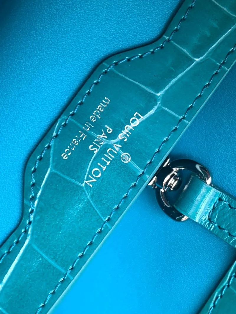WrinkleFree Louis Vuitton Capucines BB Bags 39980