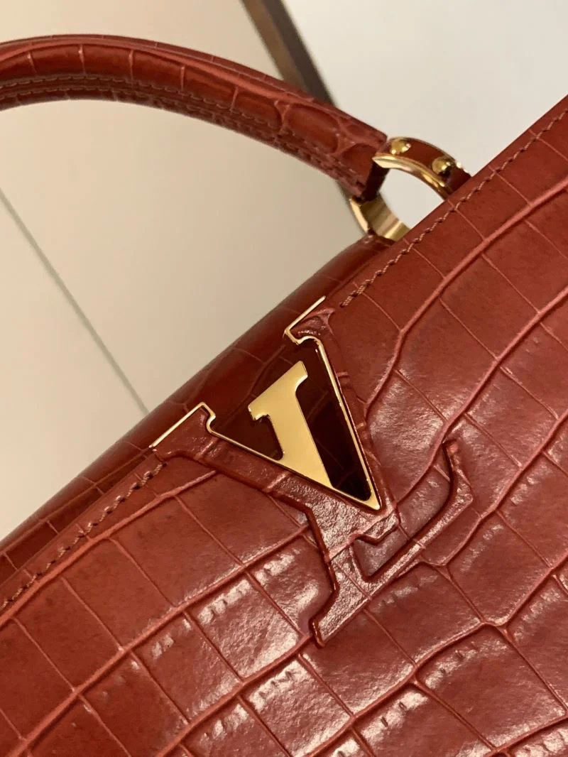 Cozy Louis Vuitton Capucines BB Bags 40034