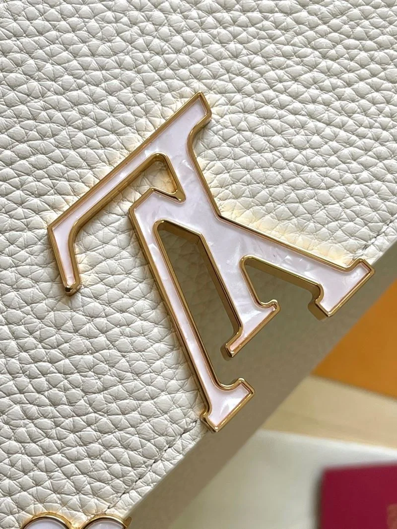 MoistureWicking Louis Vuitton Capucines BB Bags 39959