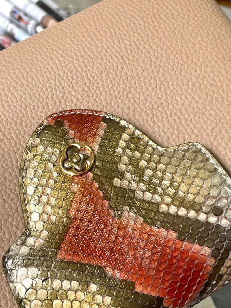 Premium Louis Vuitton Capucines BB Bags 39985