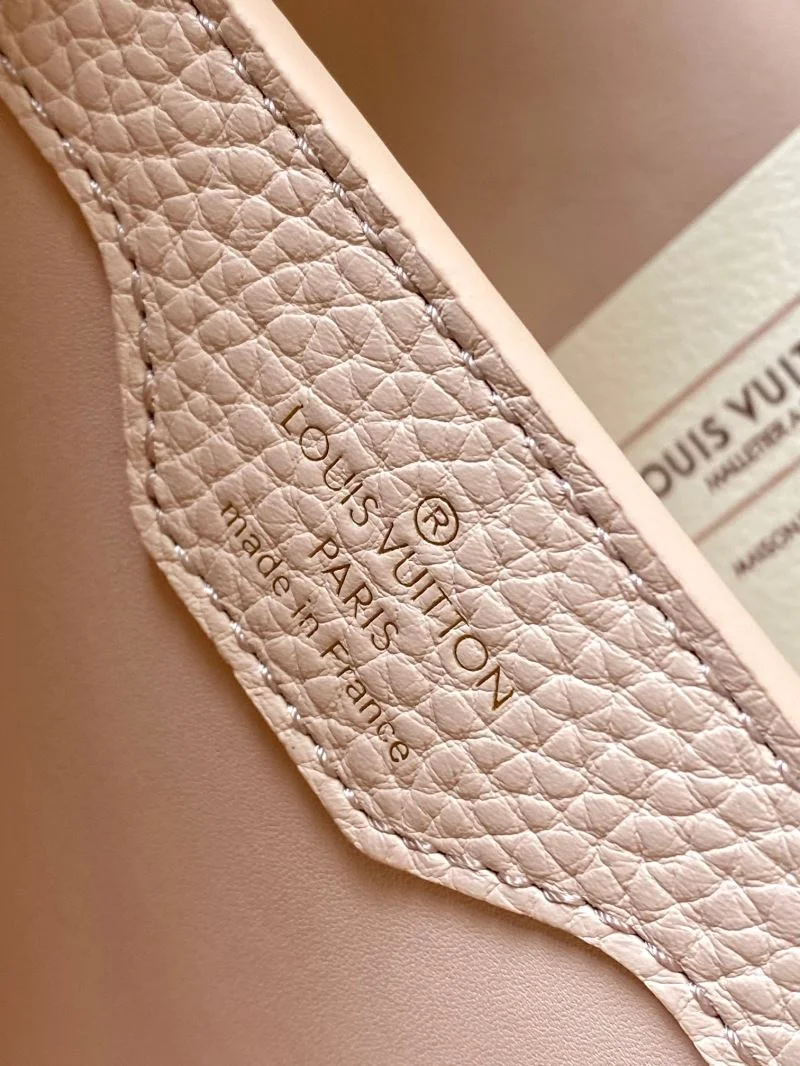 Snug Louis Vuitton Capucines BB Bags 39947