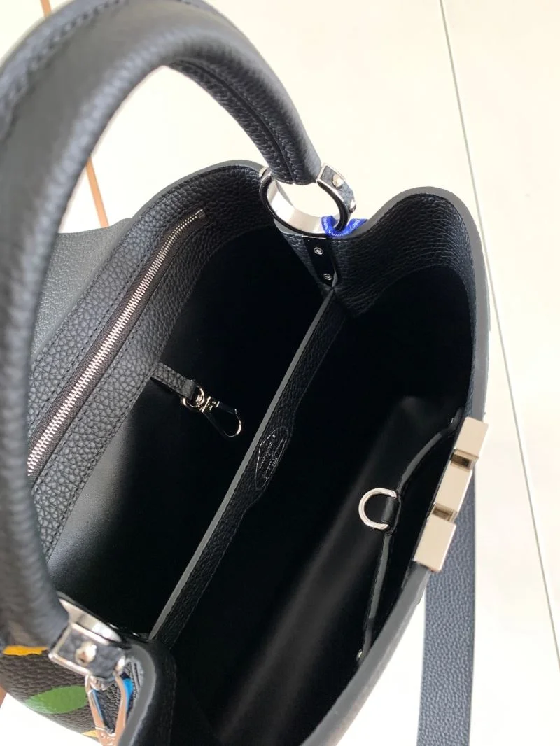 Lightweight Louis Vuitton Capucines BB Bags 39941