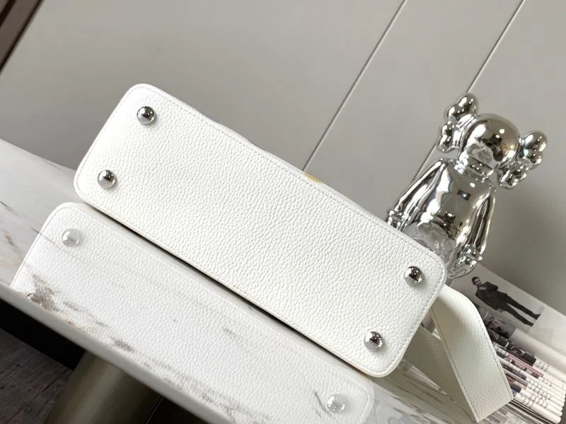 Practical Louis Vuitton Capucines BB Bags 39940
