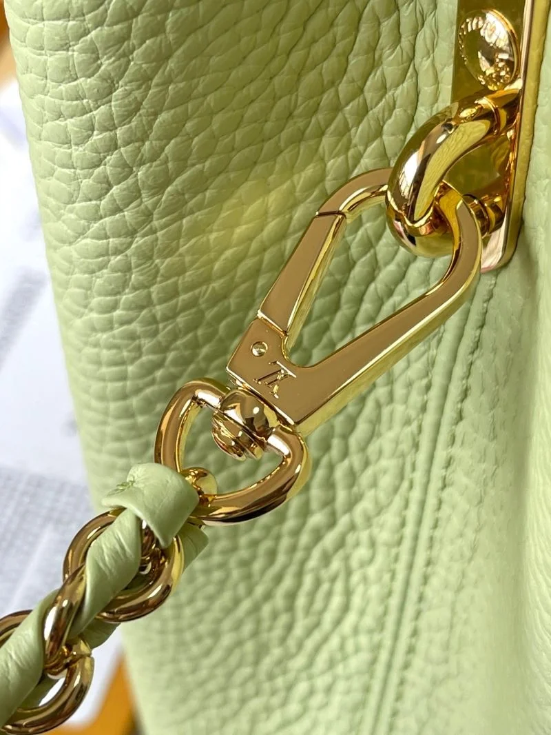 OdorResistant Louis Vuitton Capucines BB Bags 39923