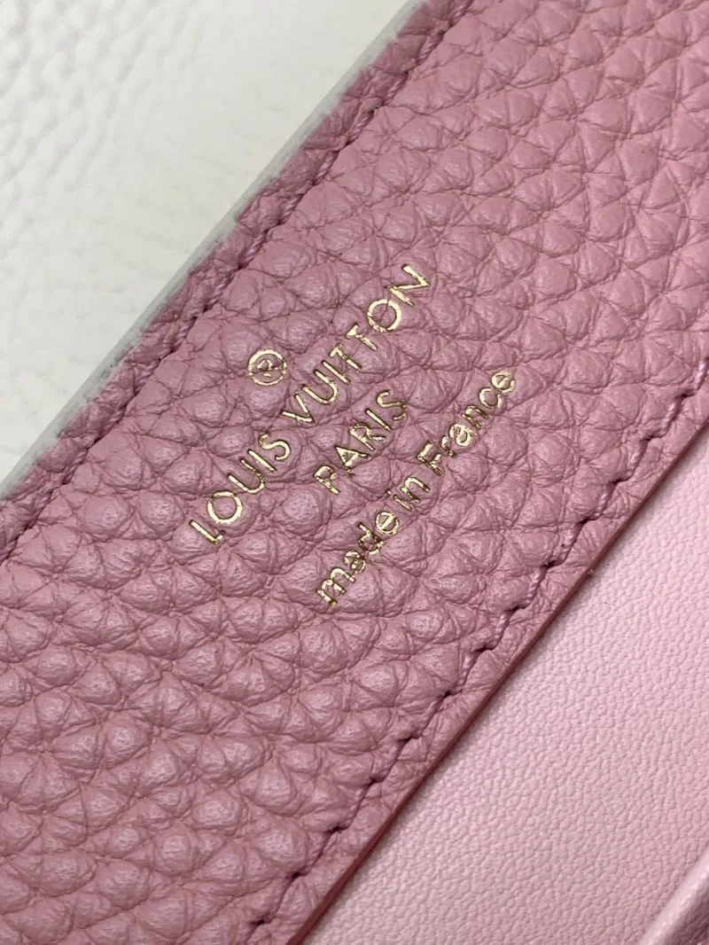 MultiPurpose Louis Vuitton Capucines BB Bags 39910