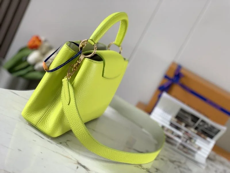 Lightweight Louis Vuitton Capucines BB Bags 39893