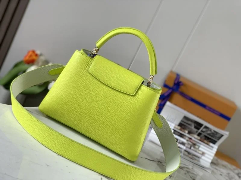 Lightweight Louis Vuitton Capucines BB Bags 39893