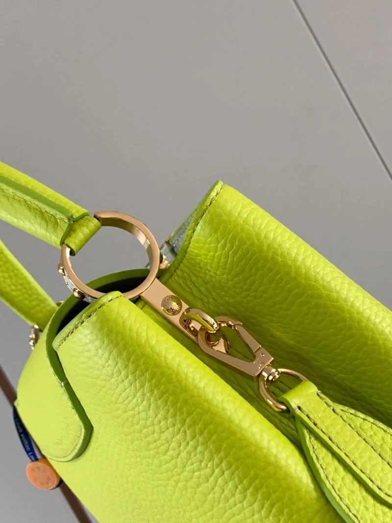 Lightweight Louis Vuitton Capucines BB Bags 39893