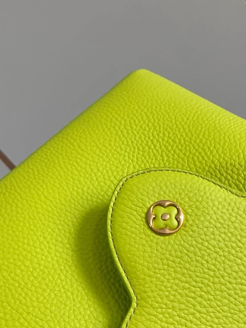 Lightweight Louis Vuitton Capucines BB Bags 39893