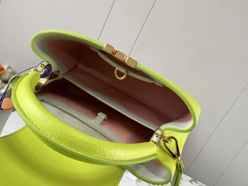 Lightweight Louis Vuitton Capucines BB Bags 39893