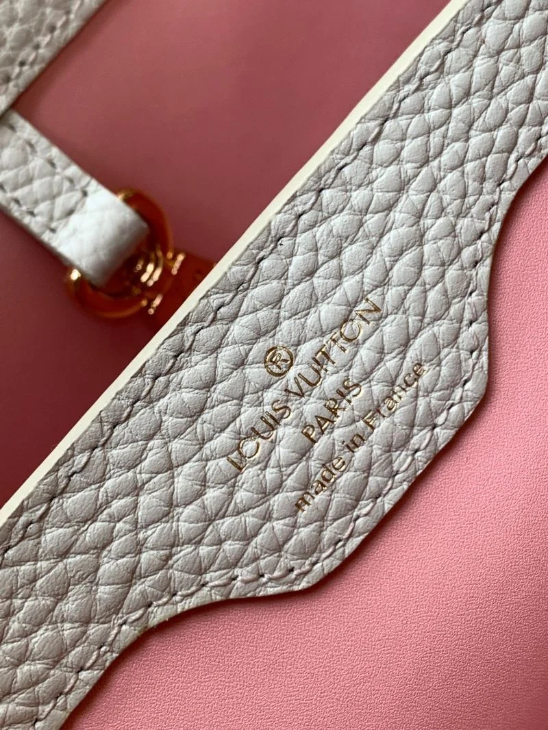 Lightweight Louis Vuitton Capucines BB Bags 39893