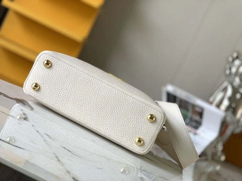 Refined Louis Vuitton Capucines BB Bags 39890
