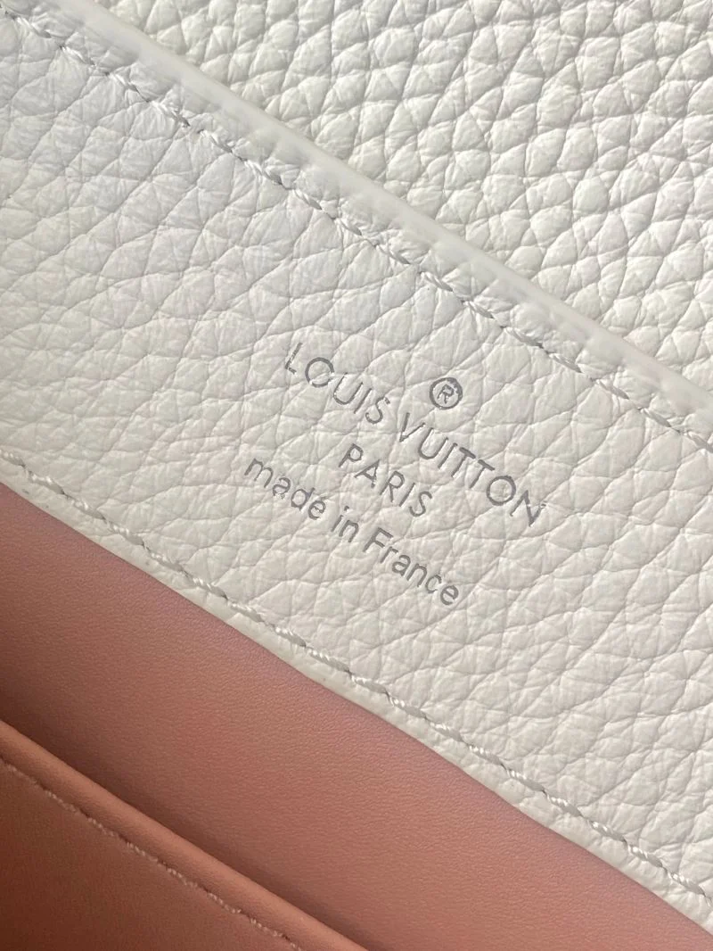 ModernLook Louis Vuitton Capucines BB Bags 39885