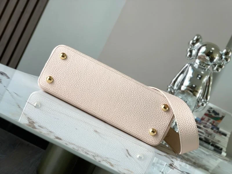 Sporty Louis Vuitton Capucines BB Bags 39912