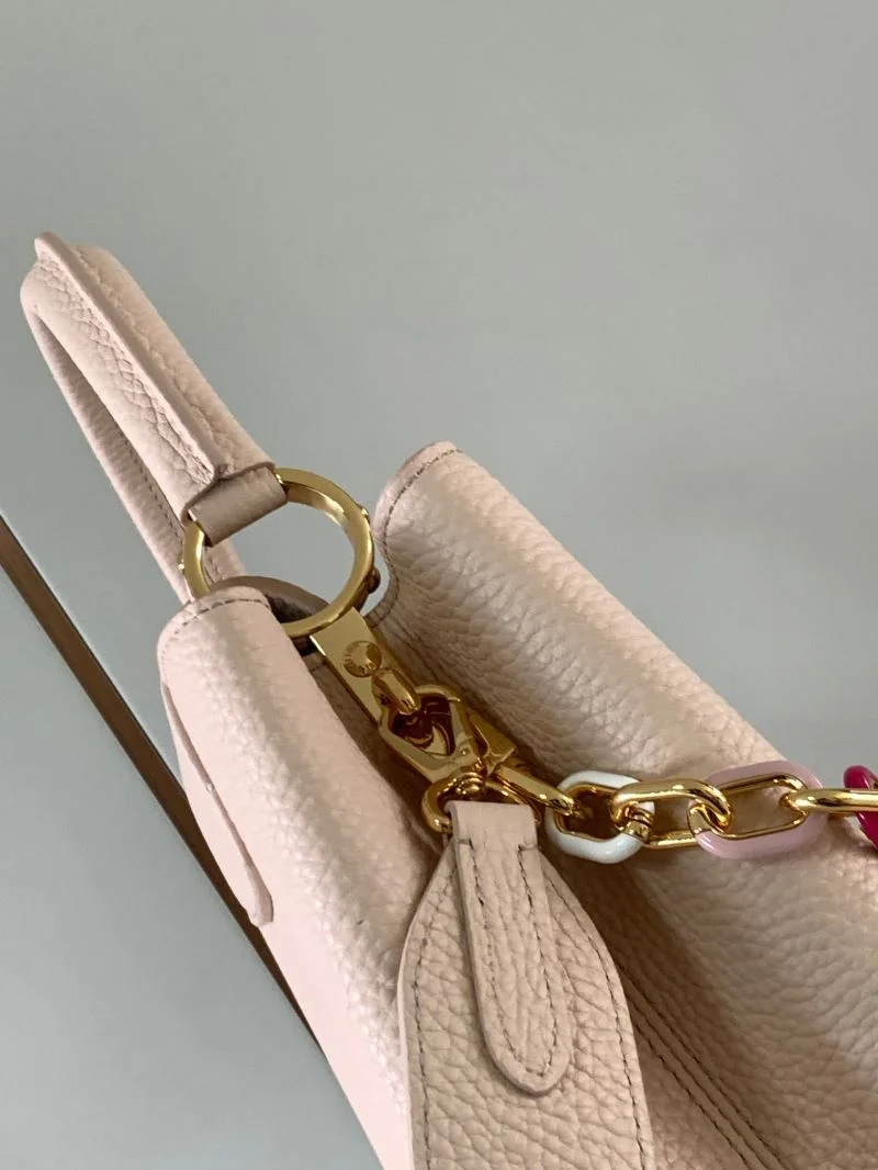 Sporty Louis Vuitton Capucines BB Bags 39912