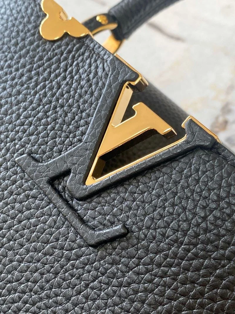 Resilient Louis Vuitton Capucines BB Bags 39869