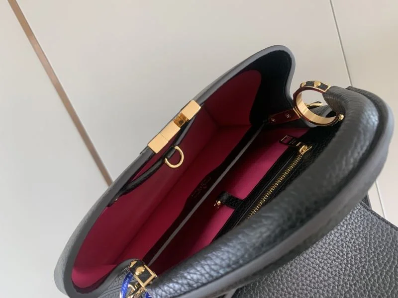 ZipUp Louis Vuitton Capucines BB Bags 39857