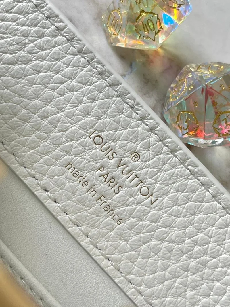Durable Louis Vuitton Capucines BB Bags 39853