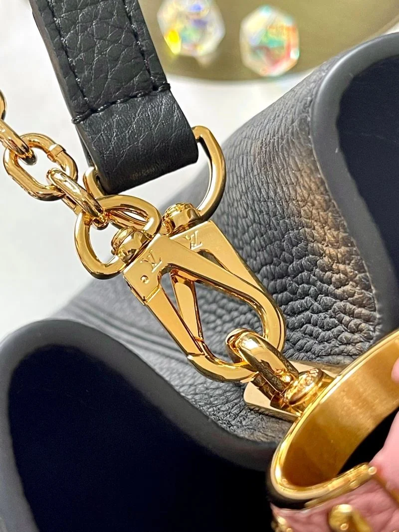 WellDesigned Louis Vuitton Capucines BB Bags 39846