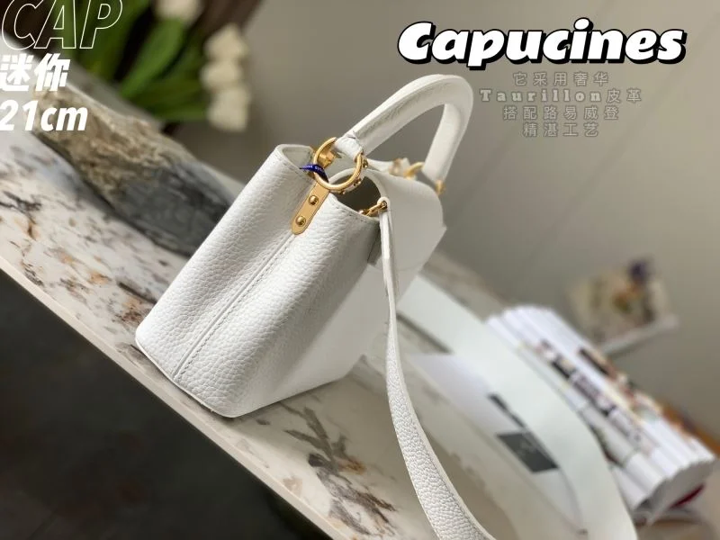 Minimalist Louis Vuitton Capucines BB Bags 39831