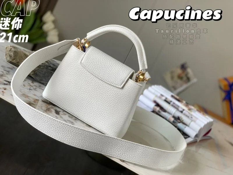 Minimalist Louis Vuitton Capucines BB Bags 39831