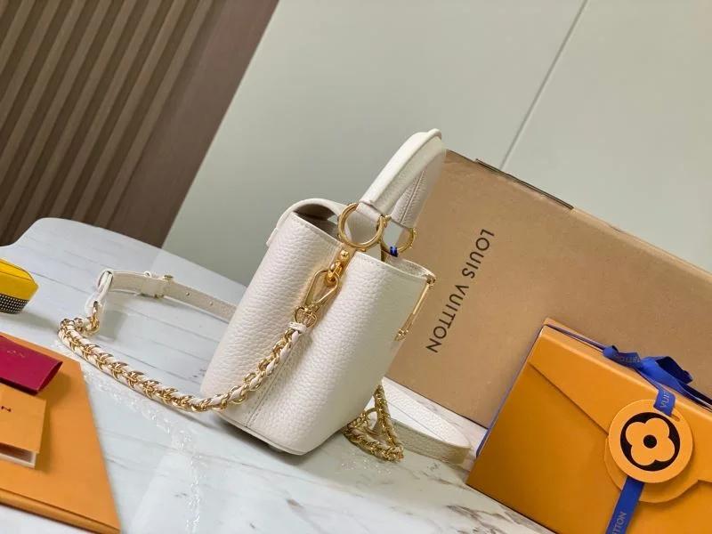 BestValue Louis Vuitton Capucines BB Bags 39814