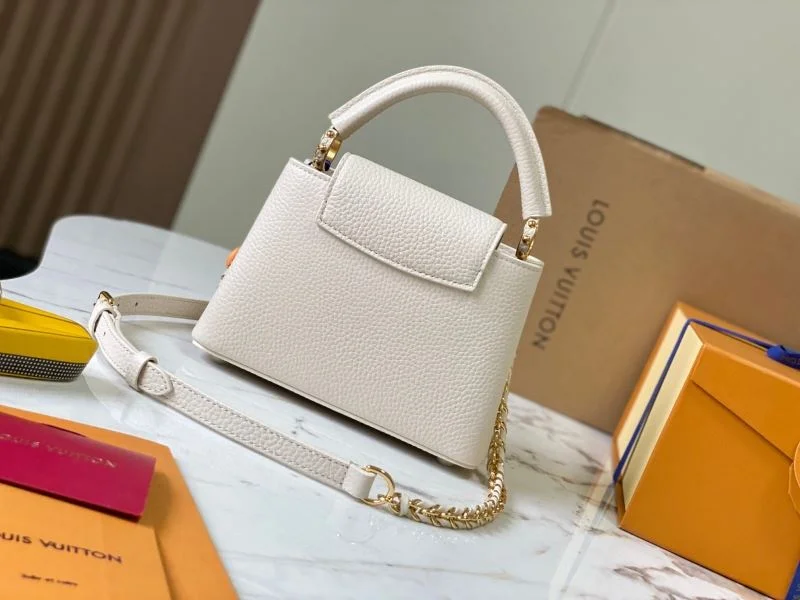 BestValue Louis Vuitton Capucines BB Bags 39814