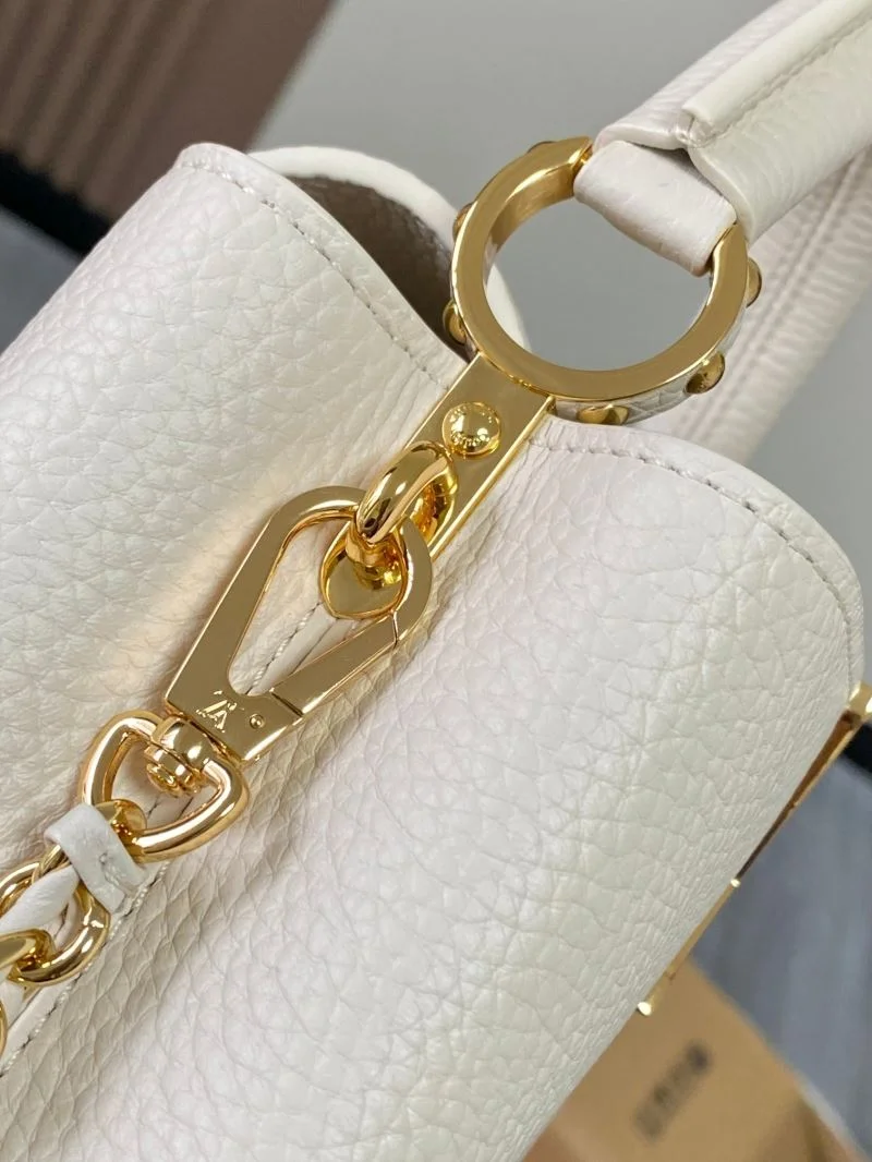 BestValue Louis Vuitton Capucines BB Bags 39814