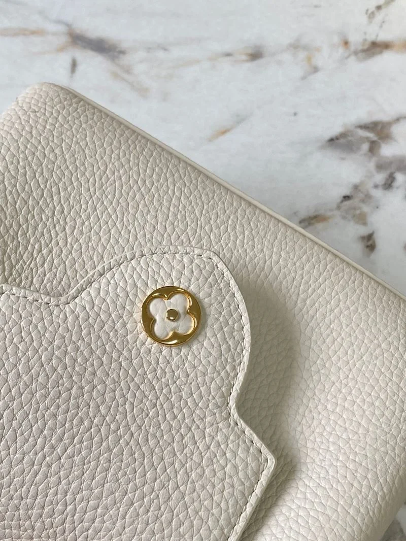 BestValue Louis Vuitton Capucines BB Bags 39814