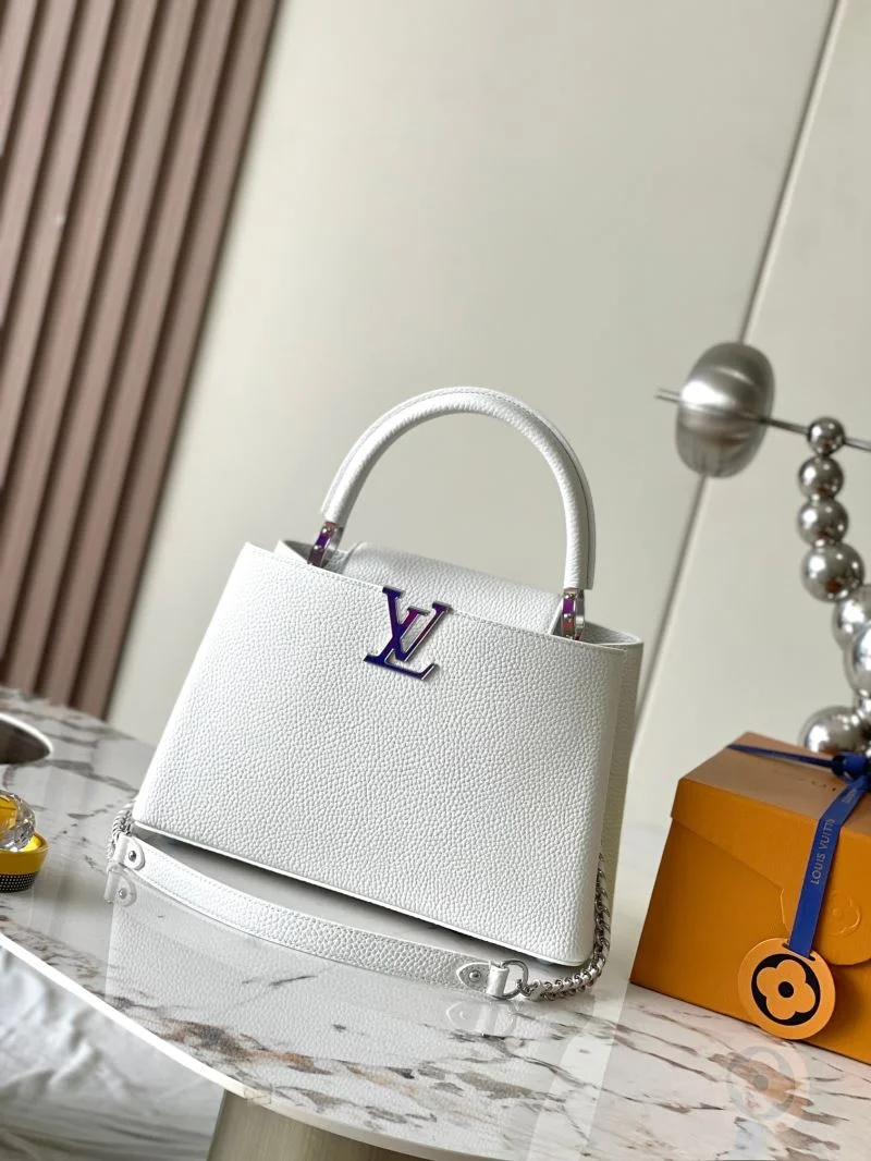 Lightweight Louis Vuitton Capucines BB Bags 39808