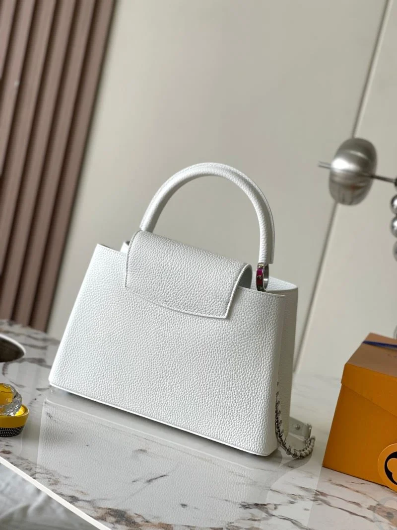 Lightweight Louis Vuitton Capucines BB Bags 39808