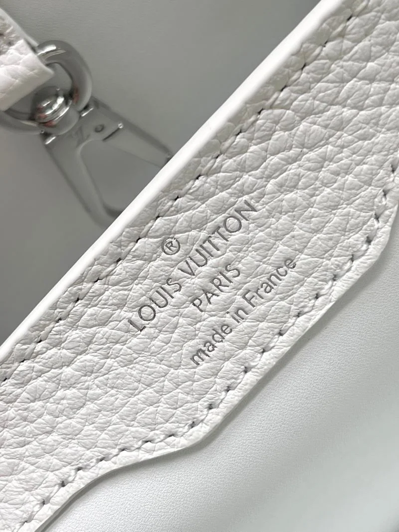 Lightweight Louis Vuitton Capucines BB Bags 39808