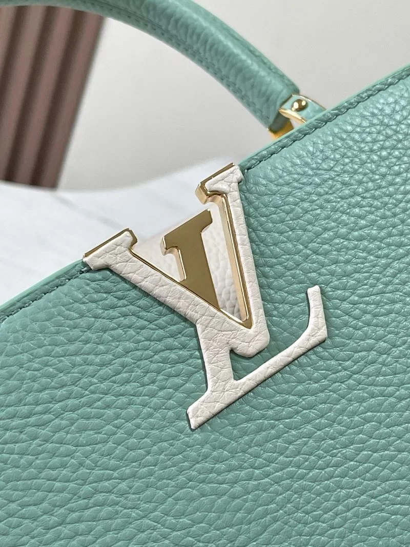 Effortless Louis Vuitton Capucines BB Bags 39809