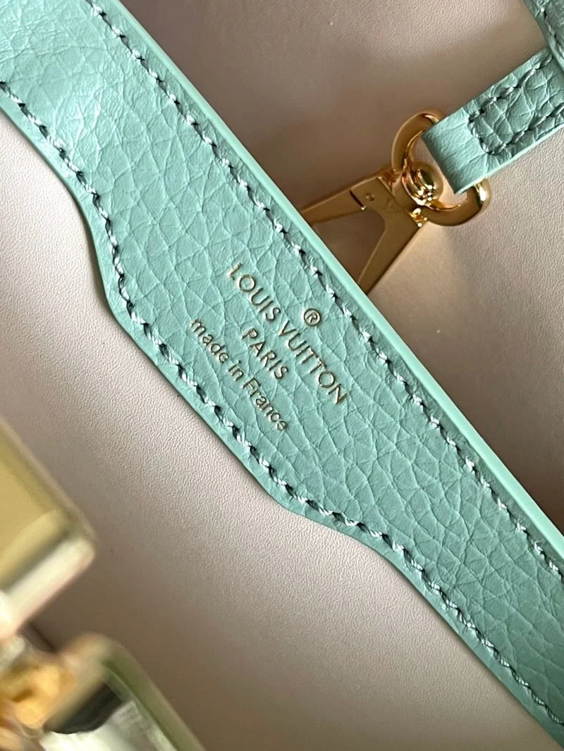 Effortless Louis Vuitton Capucines BB Bags 39809