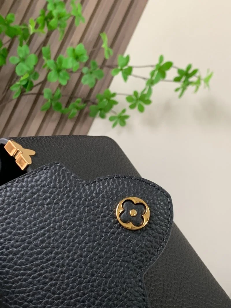 WrinkleFree Louis Vuitton Capucines BB Bags 39796