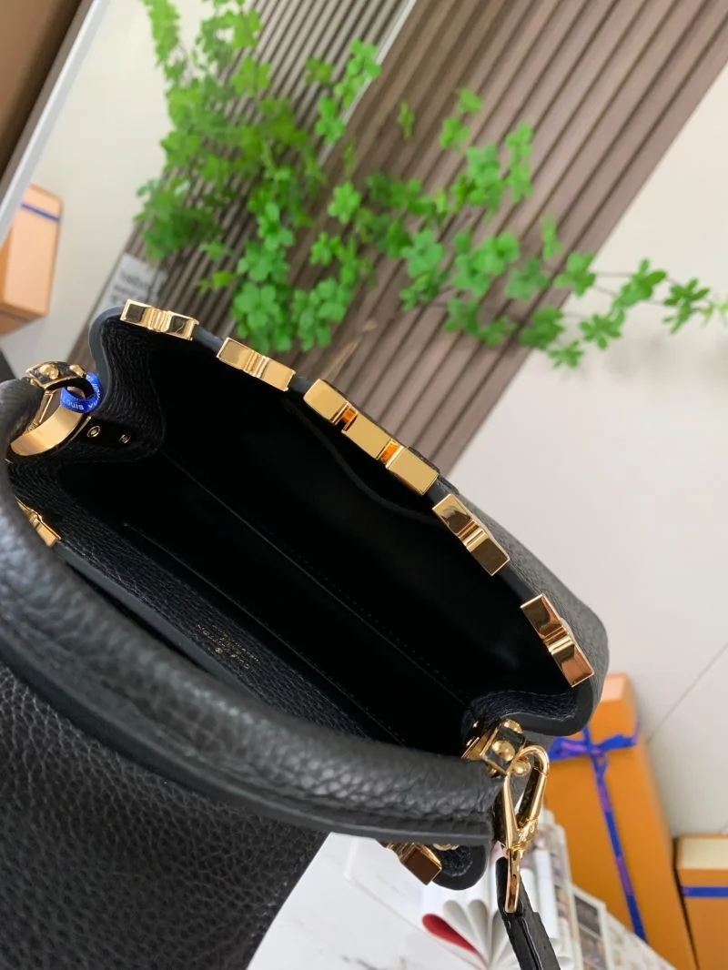 WrinkleFree Louis Vuitton Capucines BB Bags 39796